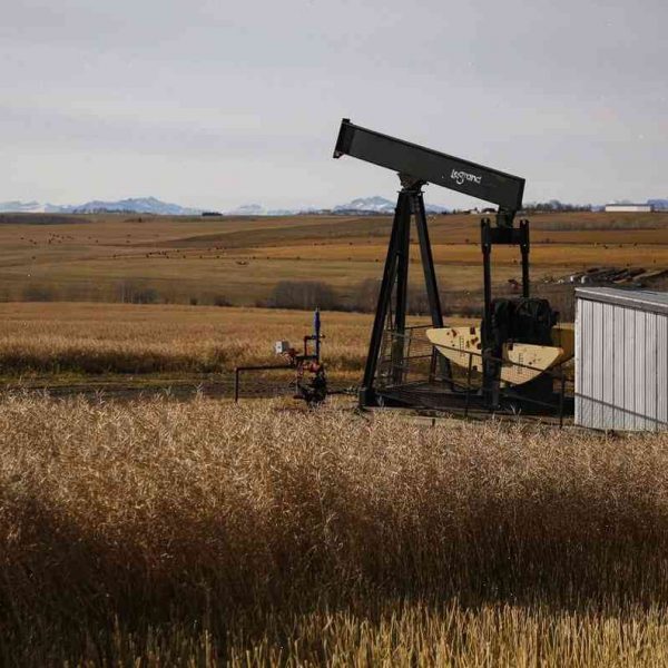 Alberta sets clean-up date for underground oil and gas wells